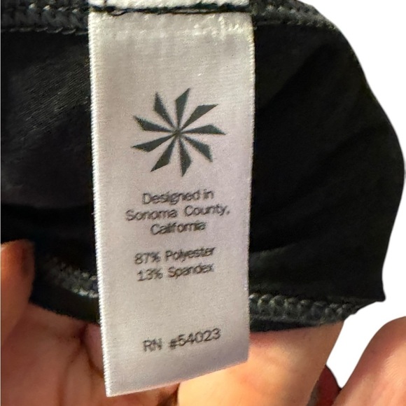 Athleta Essential Long Sleeve Tee size L - Picture 5 of 5